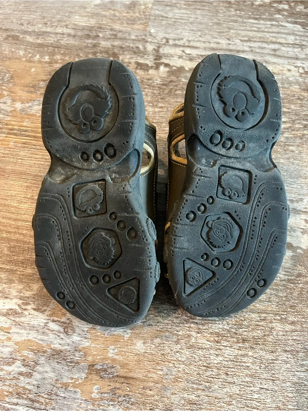 Y2K Kids Elmo Sandals